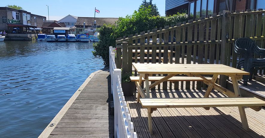 Riverside Cottage decking and moorings