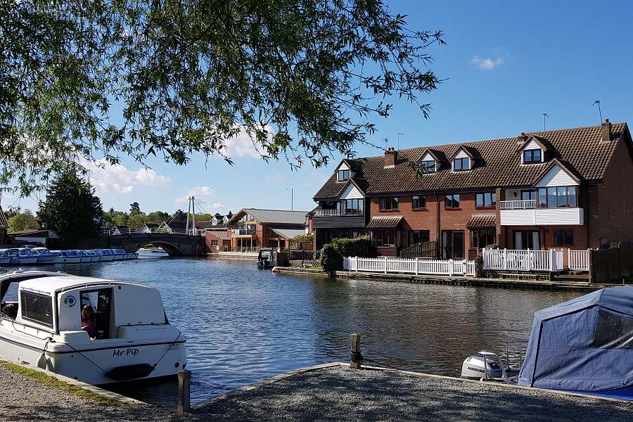 Anchor and Riverside Waterside Cottages